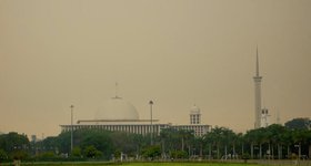 A very large mosque near Monas