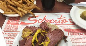 Schwartz's - first stop on any trip to my hometown